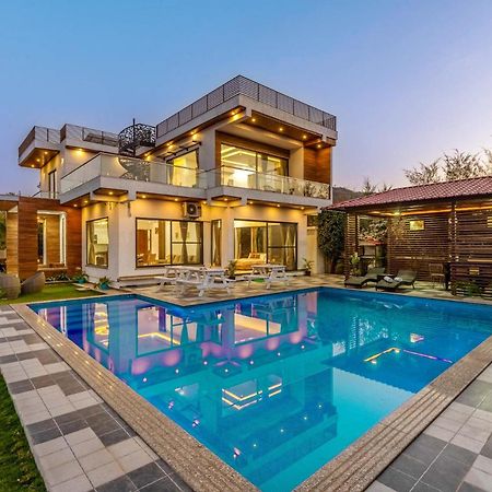 Stayvista'S Bella Dream - Mountain-View With Outdoor Pool, Lawn Featuring A Gazebo & Indoor Games Udajpur Exteriér fotografie