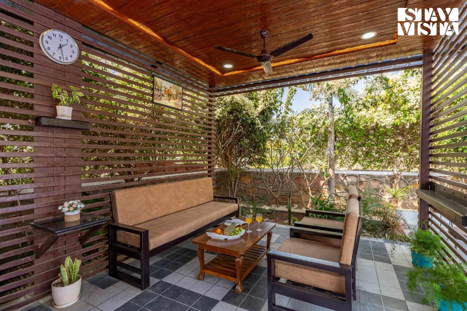 Stayvista'S Bella Dream - Mountain-View With Outdoor Pool, Lawn Featuring A Gazebo & Indoor Games Udajpur Exteriér fotografie