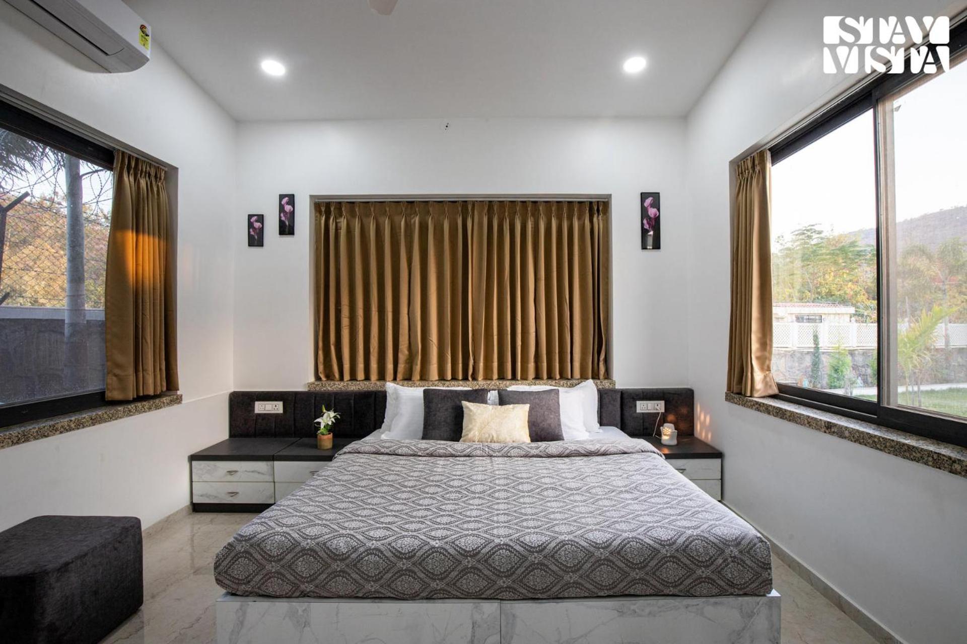 Stayvista'S Bella Dream - Mountain-View With Outdoor Pool, Lawn Featuring A Gazebo & Indoor Games Udajpur Exteriér fotografie