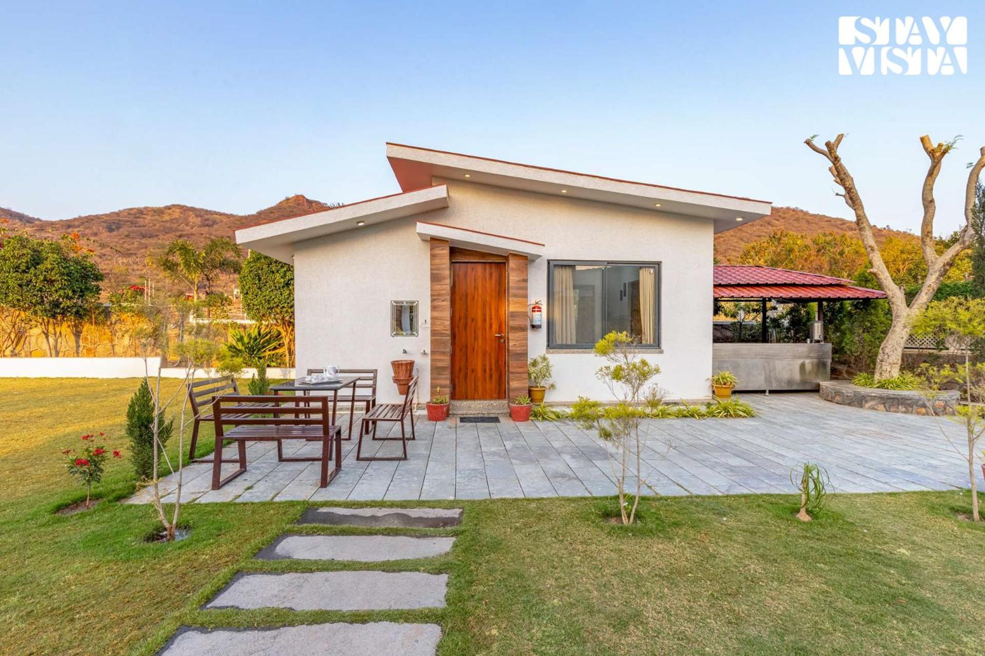 Stayvista'S Bella Dream - Mountain-View With Outdoor Pool, Lawn Featuring A Gazebo & Indoor Games Udajpur Exteriér fotografie